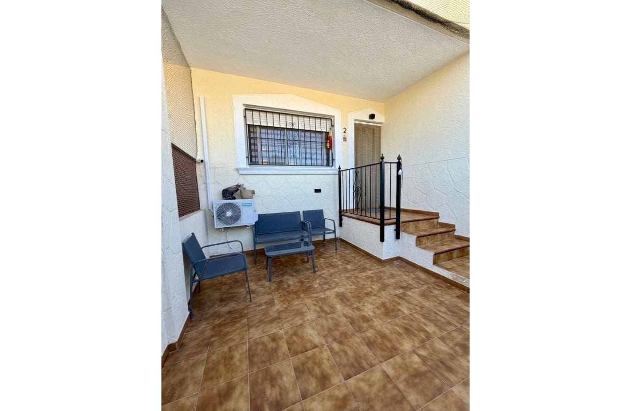 2 soveværelse Lejlighed til salg i Orihuela med swimmingpool - € 115.000 (Ref: 10179392)