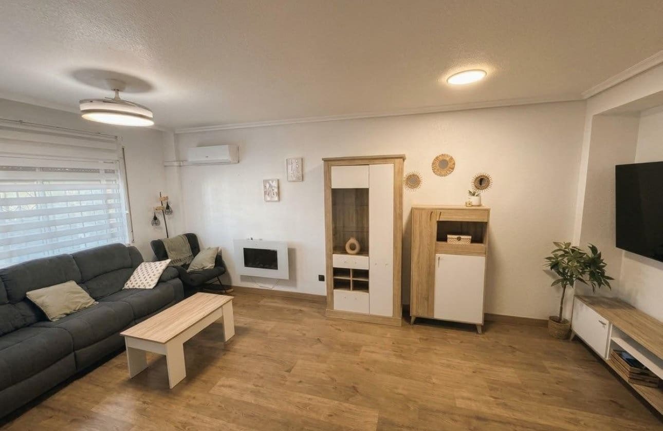 2 soveværelse Lejlighed til salg i Orihuela med swimmingpool - € 115.000 (Ref: 10179392)