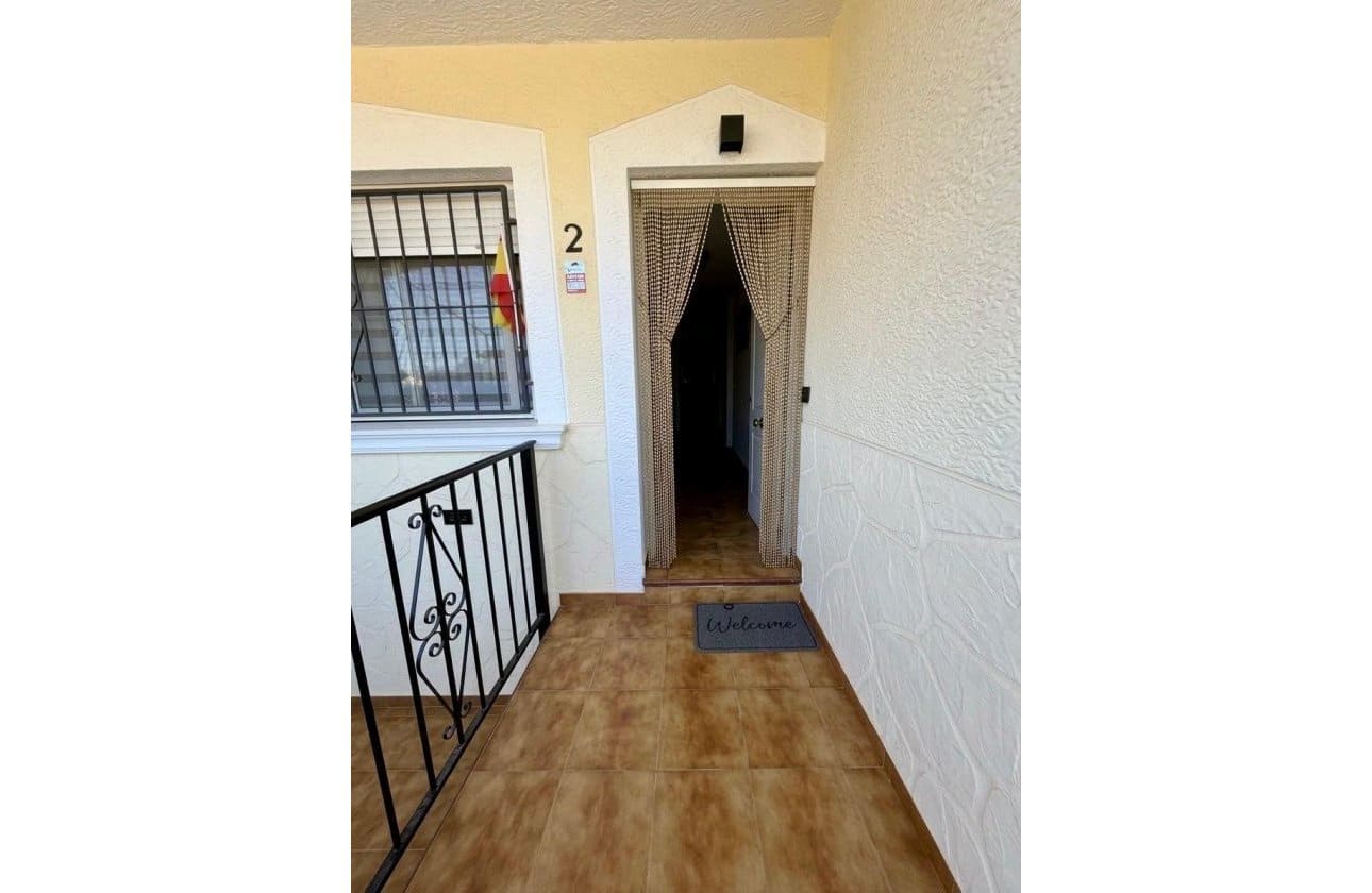 2 soveværelse Lejlighed til salg i Orihuela med swimmingpool - € 115.000 (Ref: 10179392)