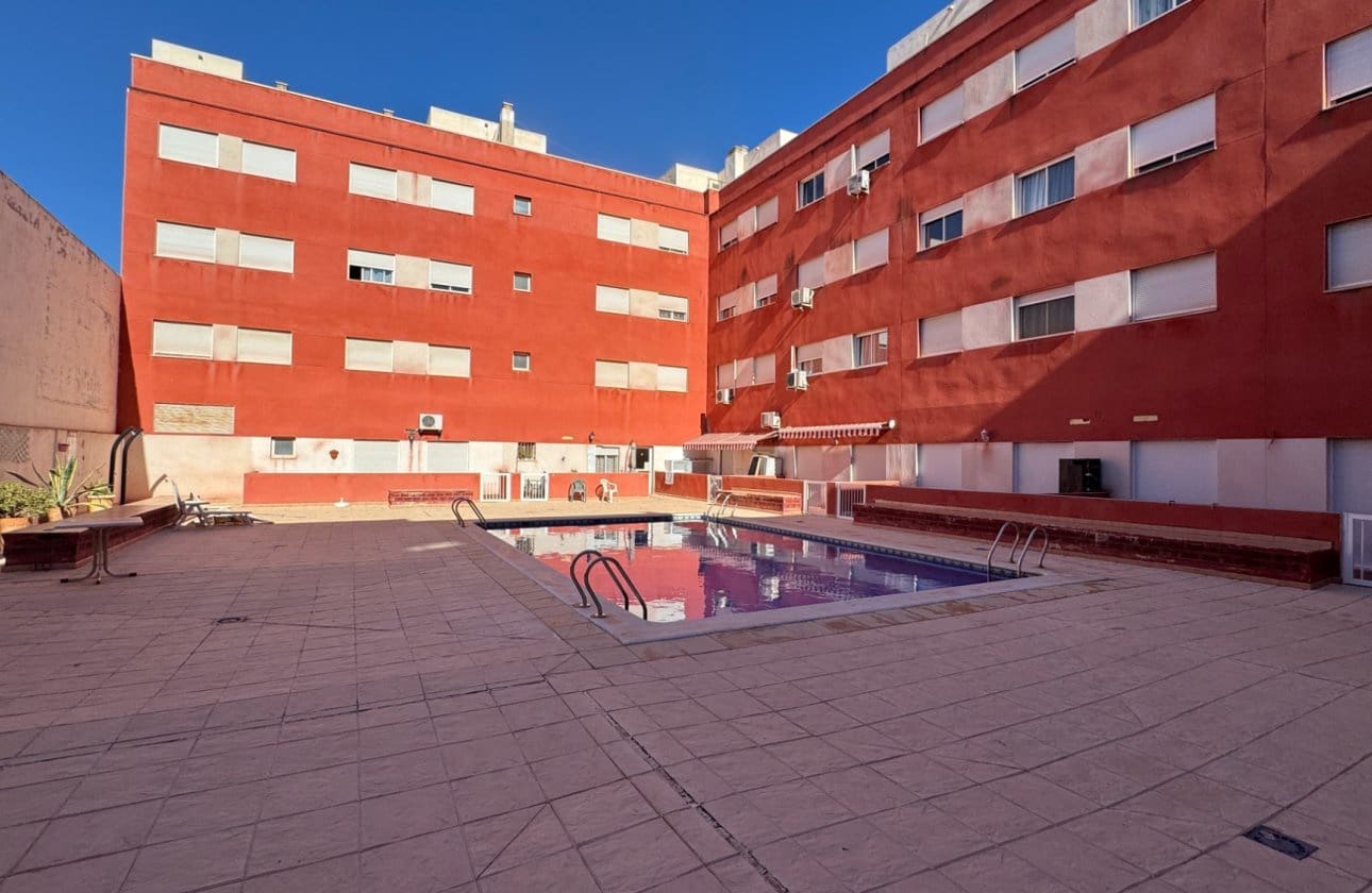 3 Zimmer Apartment zu verkaufen in Almoradi mit Pool - 158.000 € (Ref: 10179393)