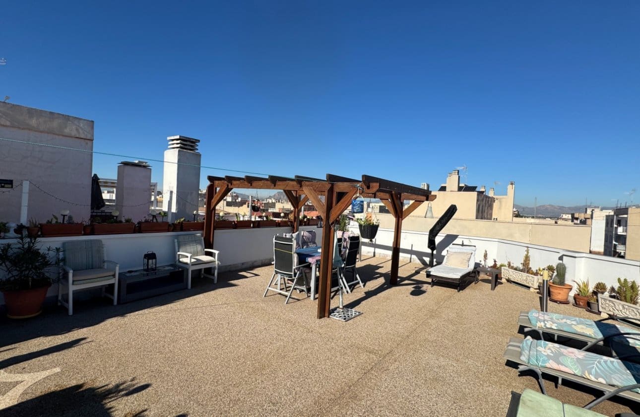 3 Zimmer Apartment zu verkaufen in Almoradi mit Pool - 158.000 € (Ref: 10179393)