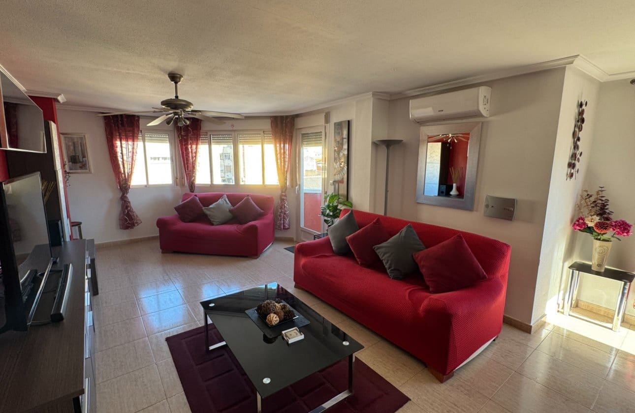 3 Zimmer Apartment zu verkaufen in Almoradi mit Pool - 158.000 € (Ref: 10179393)
