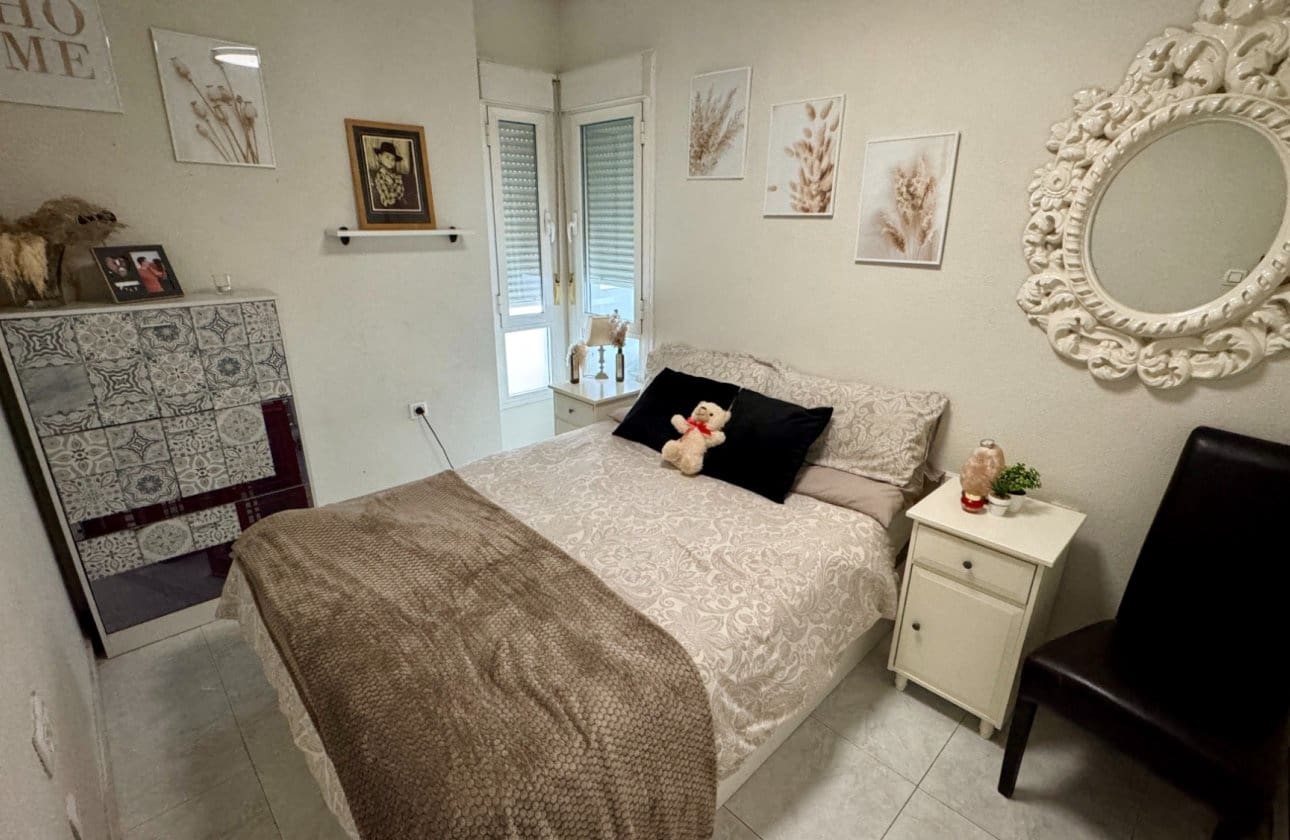 Apartamento de 3 habitaciones en Los Montesinos en venta - 145.000 € (Ref: 10183879)