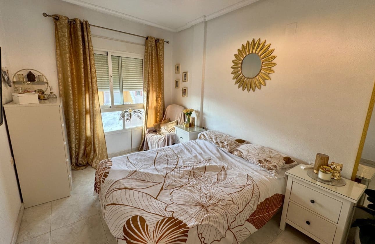 Apartamento de 3 habitaciones en Los Montesinos en venta - 145.000 € (Ref: 10183879)