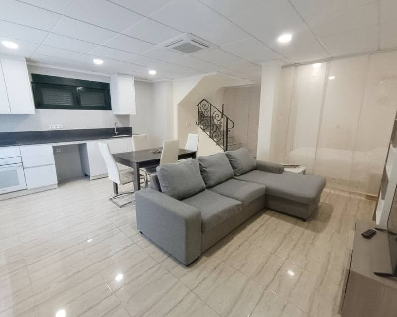 3 sovrum Semi-fristående Villa till salu i Ciudad Quesada med pool - 265 000 € (Ref: 8500439)