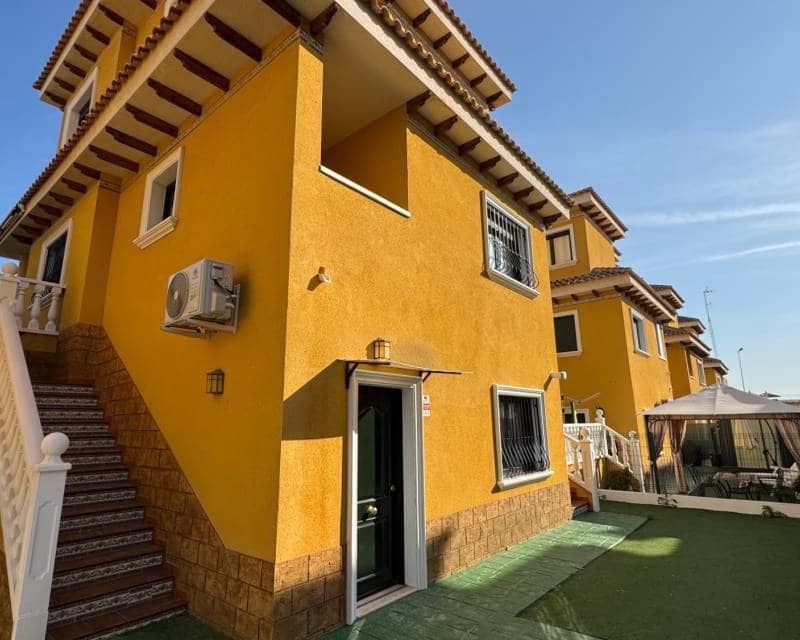 3 soverom Villa til salgs i Ciudad Quesada med svømmebasseng - € 295 000 (Ref: 8700530)