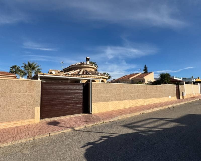 3 Zimmer Villa zu verkaufen in Benijofar mit Pool Garage - 325.000 € (Ref: 8722695)