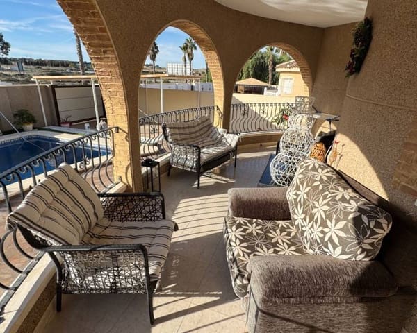 3 Zimmer Villa zu verkaufen in Benijófar mit Pool Garage - 325.000 € (Ref: 8722695)