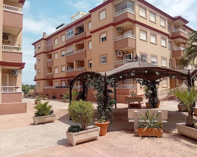 2 bedroom Apartment for sale in Algorfa with pool - € 125,000 (Ref: 9169817)