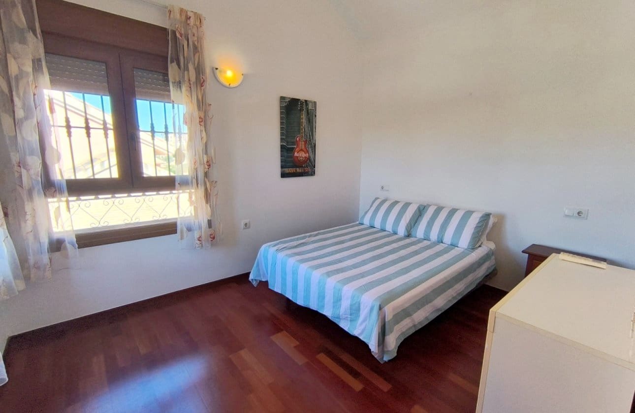 Chalet de 3 habitaciones en Algorfa en venta con piscina - 395.000 € (Ref: 9237862)