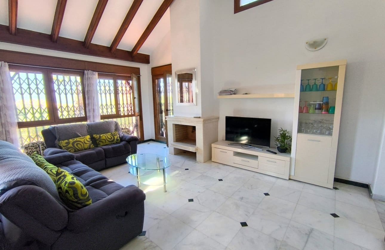Chalet de 3 habitaciones en Algorfa en venta con piscina - 395.000 € (Ref: 9237862)
