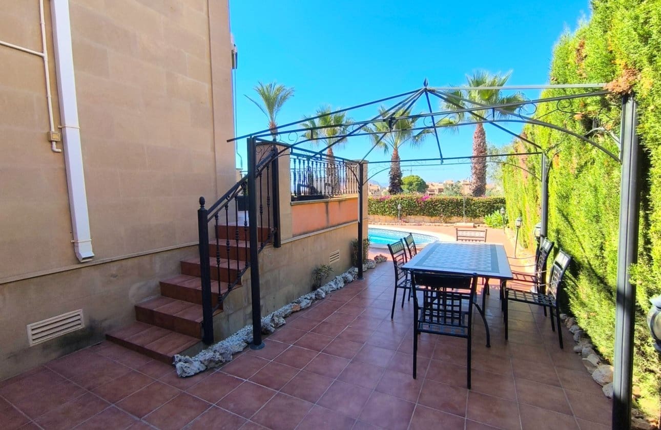 Chalet de 3 habitaciones en Algorfa en venta con piscina - 395.000 € (Ref: 9237862)