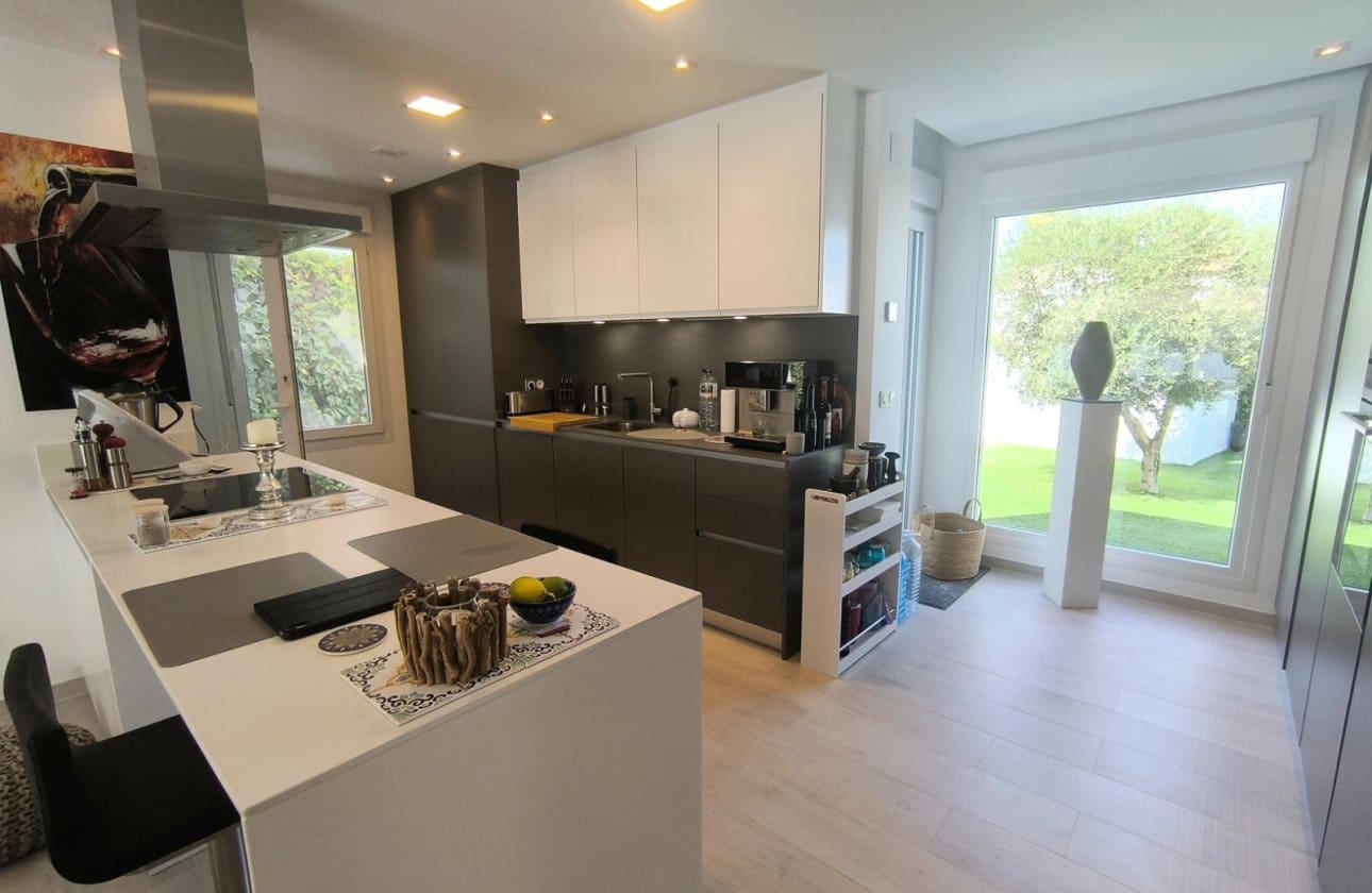 Chalet de 3 habitaciones en Algorfa en venta con piscina garaje - 585.000 € (Ref: 9255851)