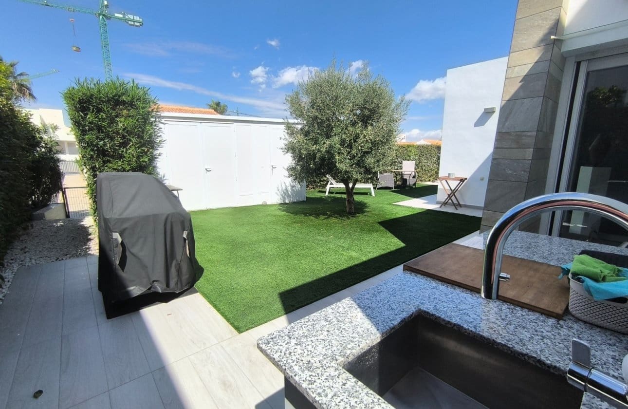 Chalet de 3 habitaciones en Algorfa en venta con piscina garaje - 585.000 € (Ref: 9255851)