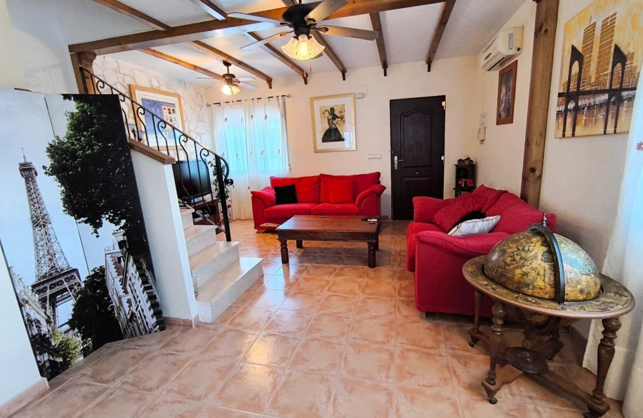 3 makuuhuone Paritalo myytävänä paikassa Algorfa mukana uima-altaan 
autotalli - 165 000 € (Ref: 9274688)