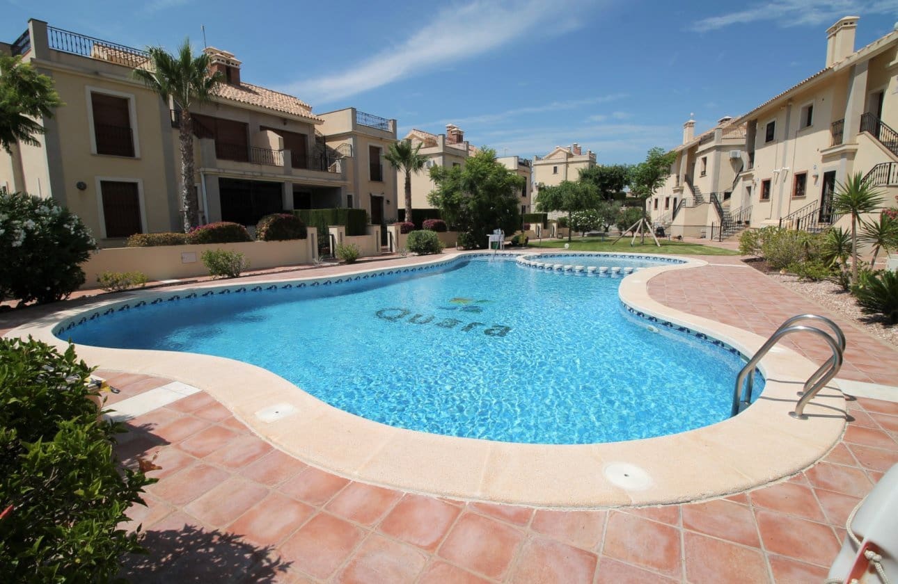 2 soveværelse Bungalow til salg i Algorfa med swimmingpool garage - € 219.950 (Ref: 9294771)