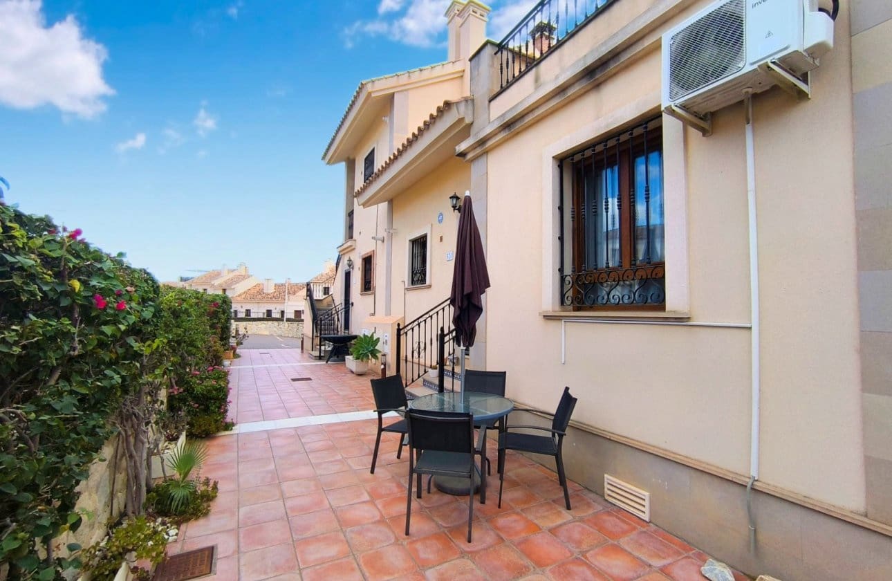 2 soveværelse Bungalow til salg i Algorfa med swimmingpool garage - € 219.950 (Ref: 9294771)