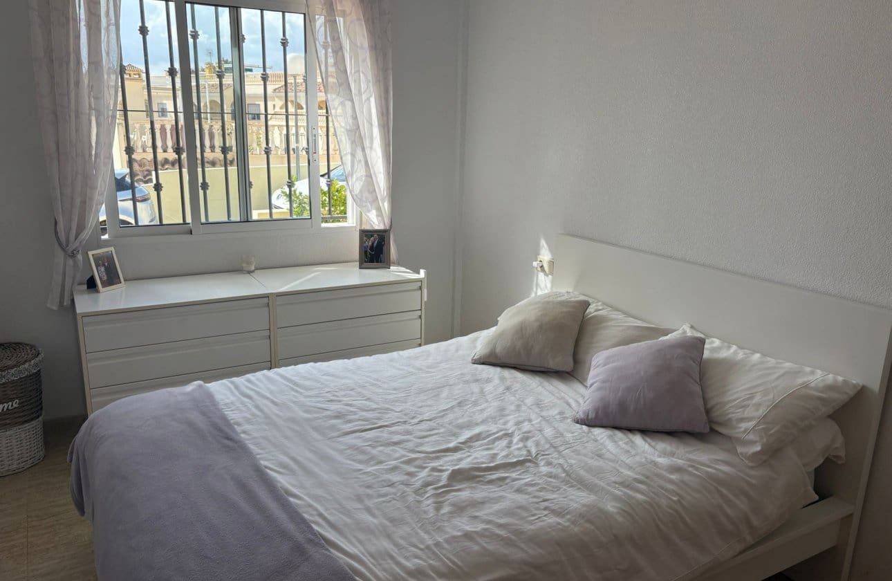 2 bedroom Bungalow for sale in Algorfa with pool - € 150,000 (Ref: 9310477)