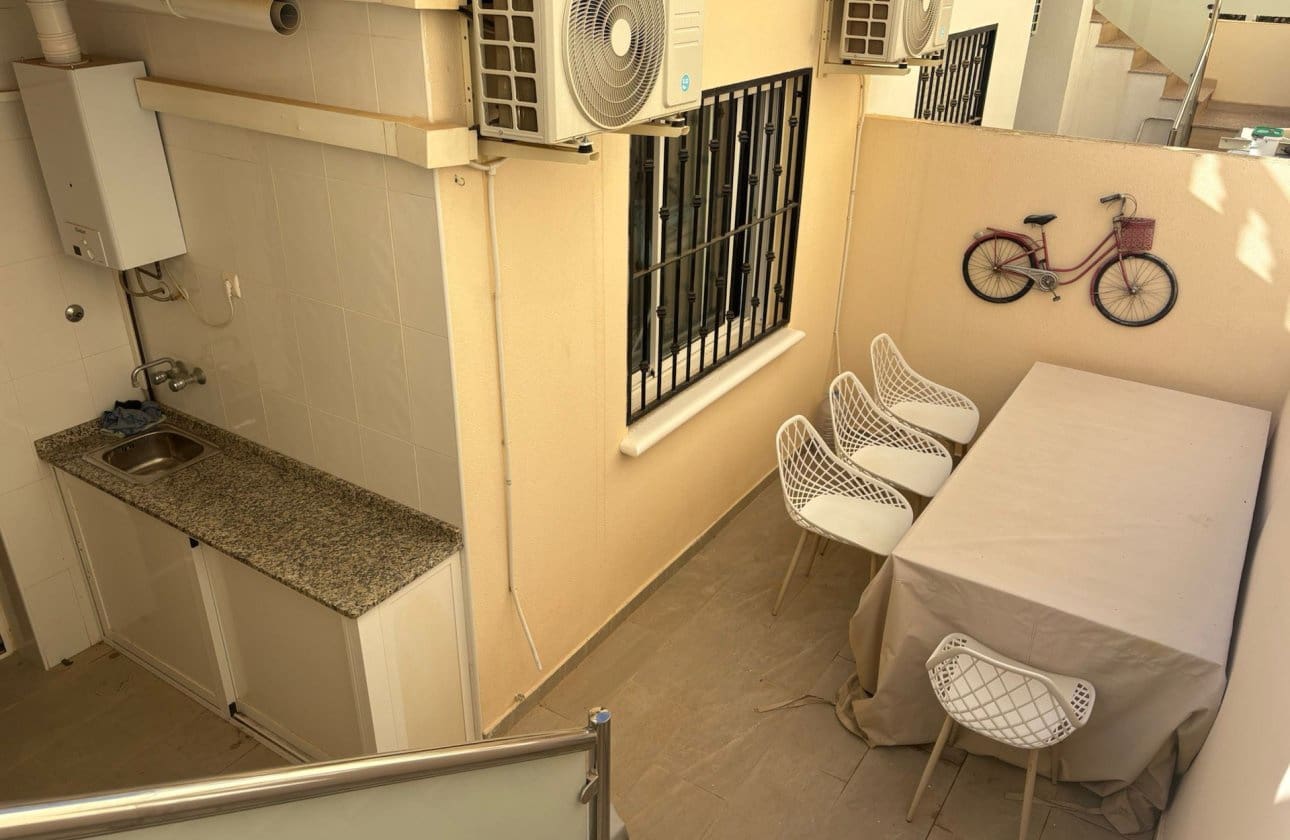 2 bedroom Bungalow for sale in Algorfa with pool - € 150,000 (Ref: 9310477)