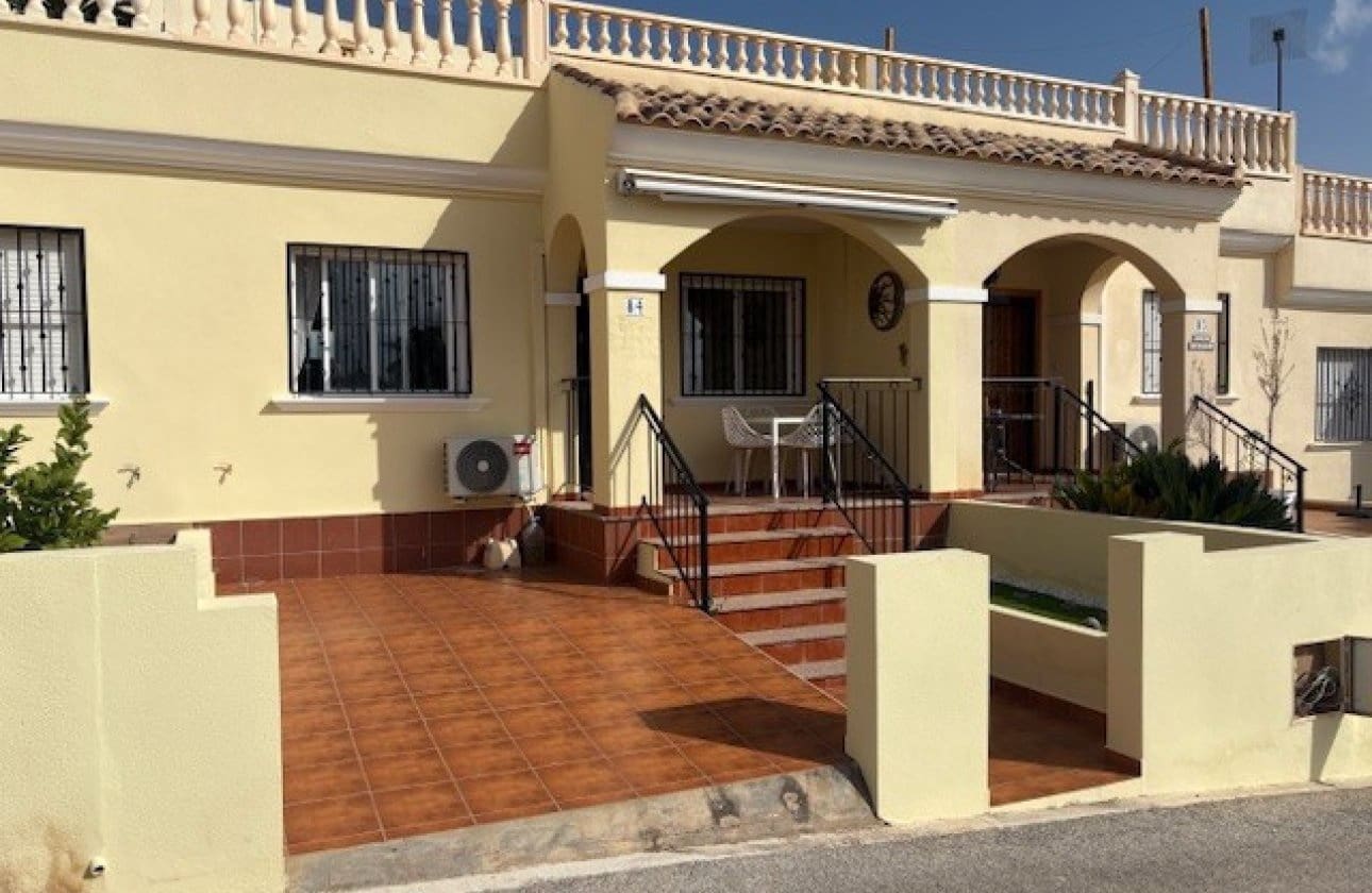 2 bedroom Bungalow for sale in Algorfa with pool - € 150,000 (Ref: 9310477)
