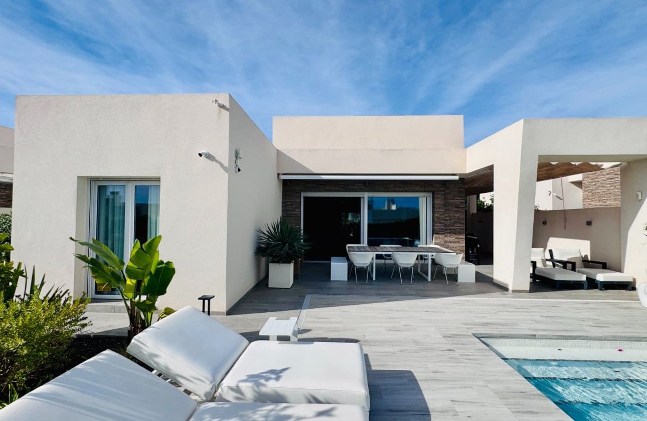 2 Zimmer Villa zu verkaufen in Algorfa mit Pool Garage - 660.000 € (Ref: 9336939)