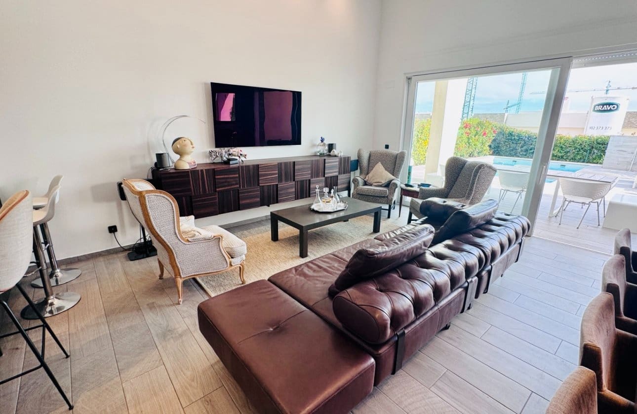 2 Zimmer Villa zu verkaufen in Algorfa mit Pool Garage - 660.000 € (Ref: 9336939)