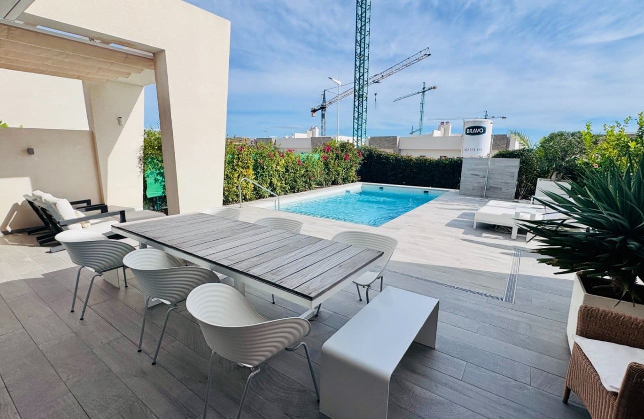 2 Zimmer Villa zu verkaufen in Algorfa mit Pool Garage - 660.000 € (Ref: 9336939)