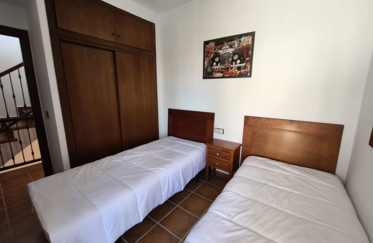 3 quarto Moradia Geminada para venda em Algorfa com piscina - 220 000 € (Ref: 9337290)