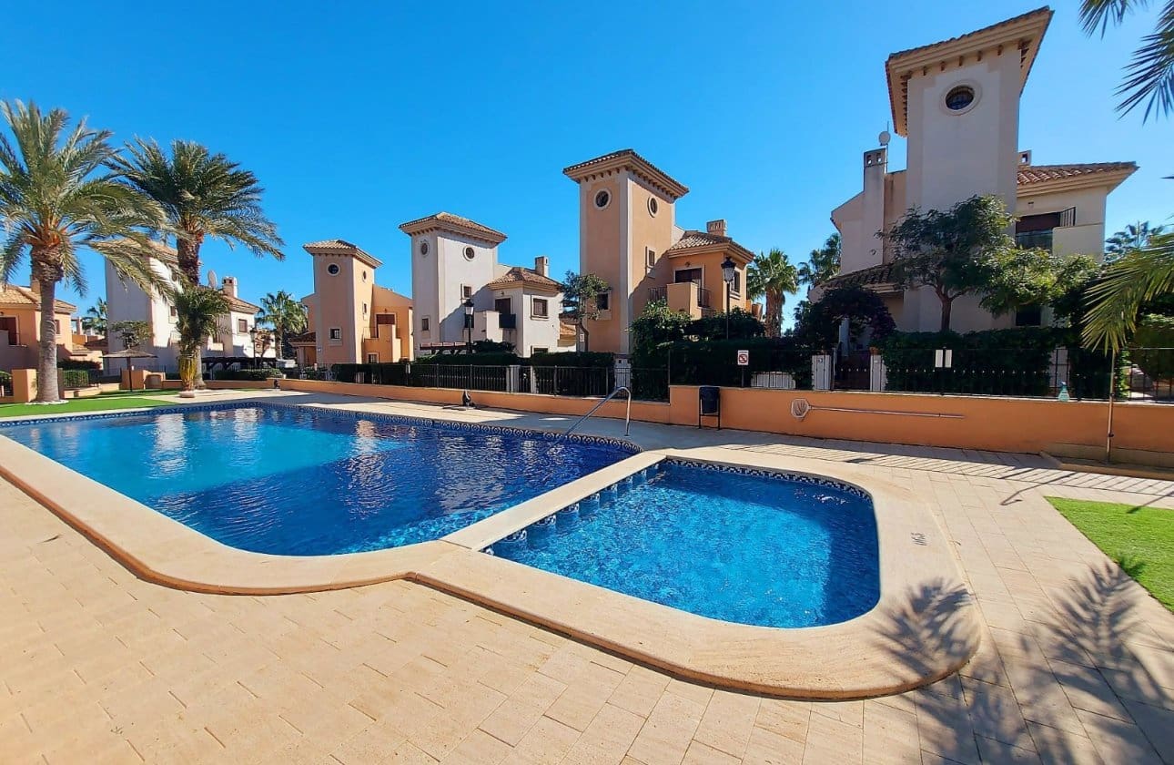 3 quarto Moradia Geminada para venda em Algorfa com piscina - 220 000 € (Ref: 9337290)