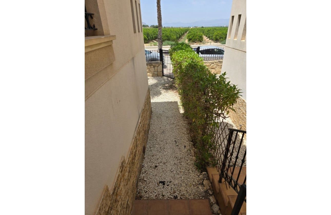 3 quarto Moradia Geminada para venda em Algorfa com piscina - 220 000 € (Ref: 9337290)