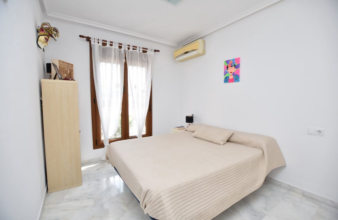 3 bedroom Townhouse for sale in Algorfa with pool - € 195,000 (Ref: 9337291)