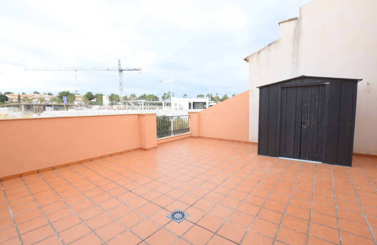 3 bedroom Townhouse for sale in Algorfa with pool - € 195,000 (Ref: 9337291)
