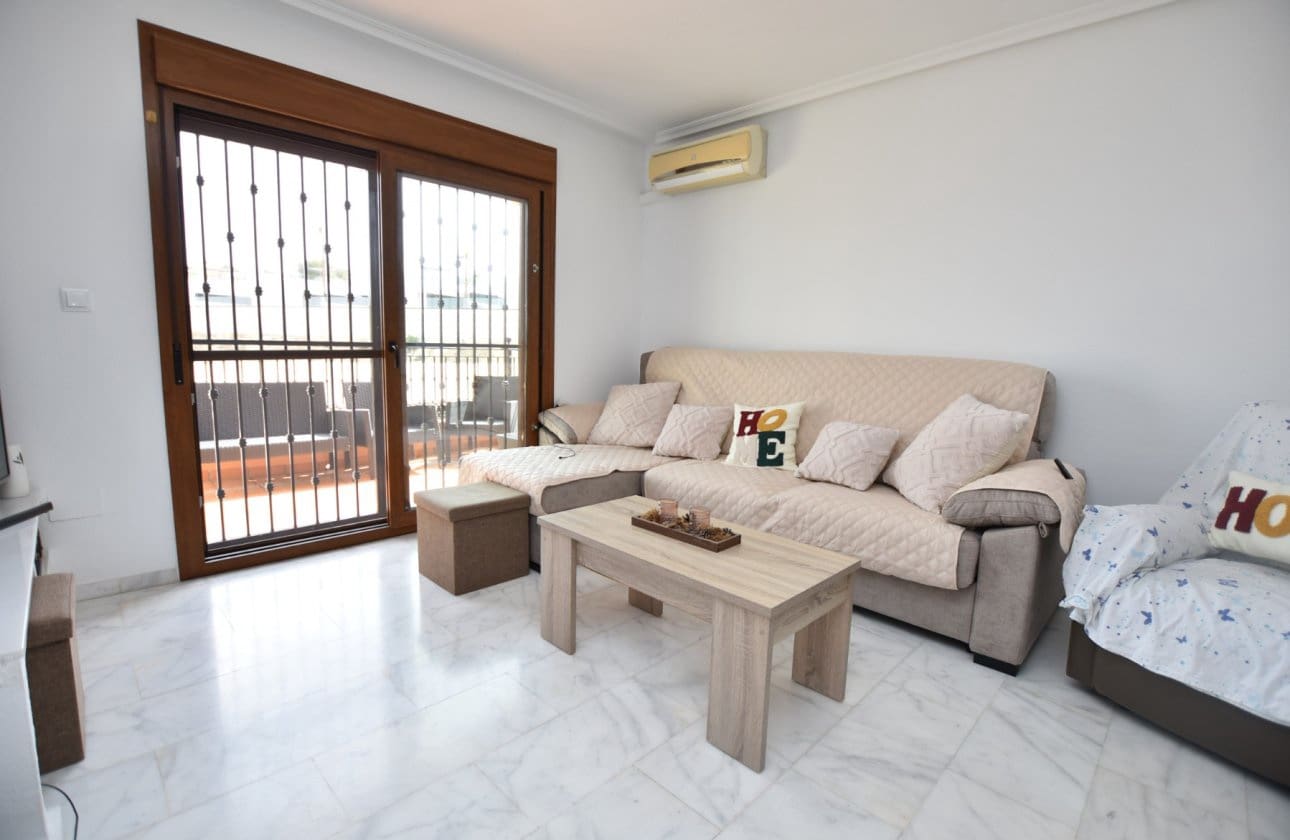 3 bedroom Townhouse for sale in Algorfa with pool - € 195,000 (Ref: 9337291)