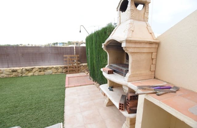 3 bedroom Townhouse for sale in Algorfa with pool - € 195,000 (Ref: 9337291)