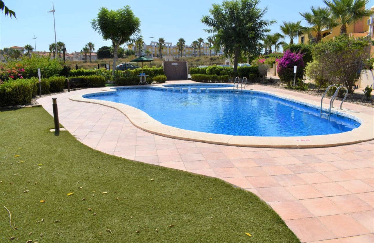 3 bedroom Townhouse for sale in Algorfa with pool - € 195,000 (Ref: 9337291)