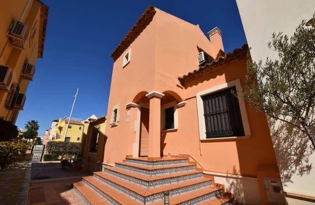 3 bedroom Townhouse for sale in Algorfa with pool - € 195,000 (Ref: 9337291)