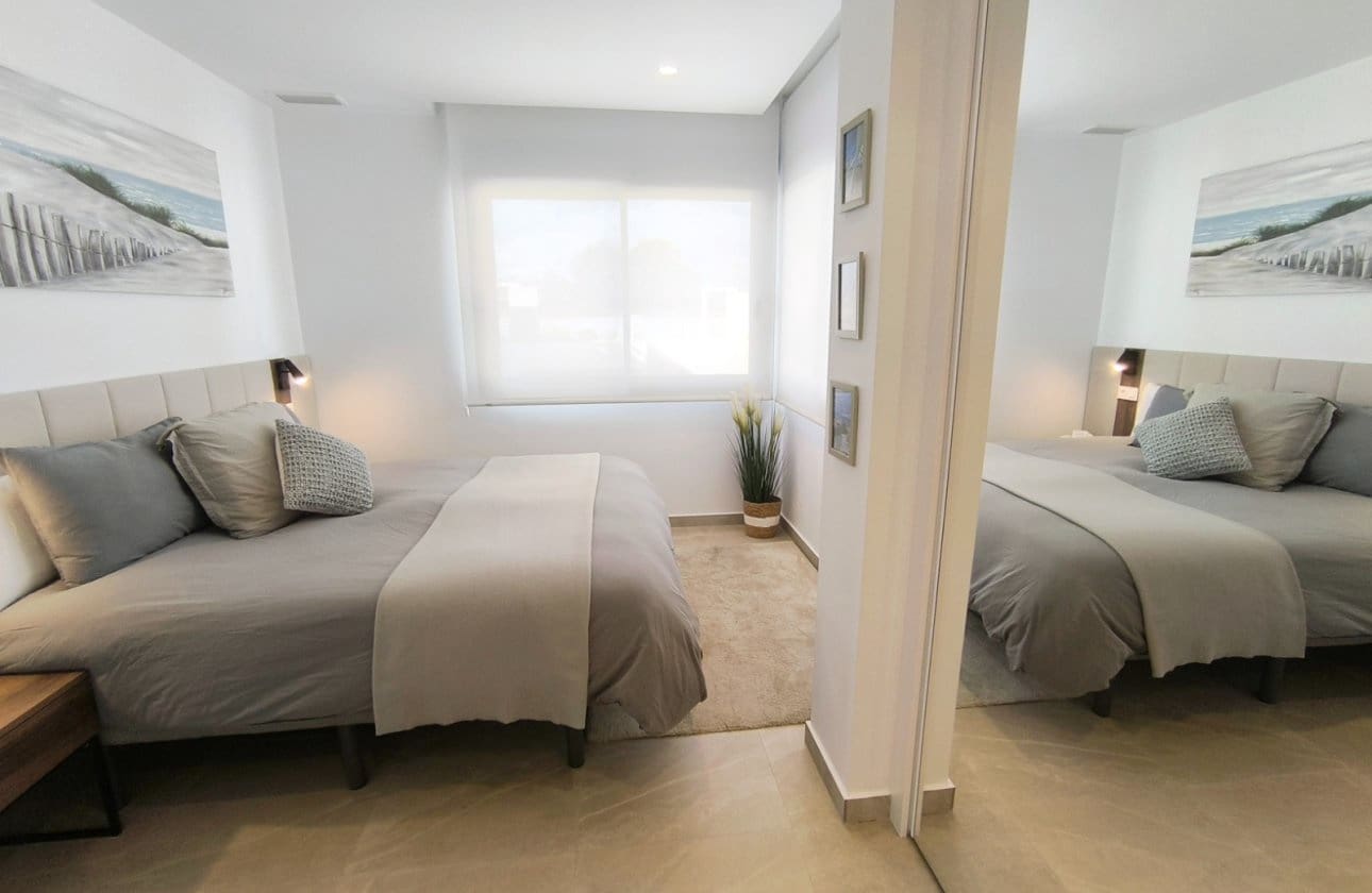 3 makuuhuone Paritalo myytävänä paikassa Algorfa mukana uima-altaan 
autotalli - 485 000 € (Ref: 9378545)