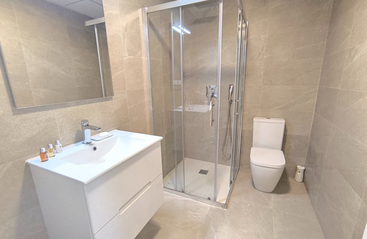 3 makuuhuone Paritalo myytävänä paikassa Algorfa mukana uima-altaan 
autotalli - 485 000 € (Ref: 9378545)