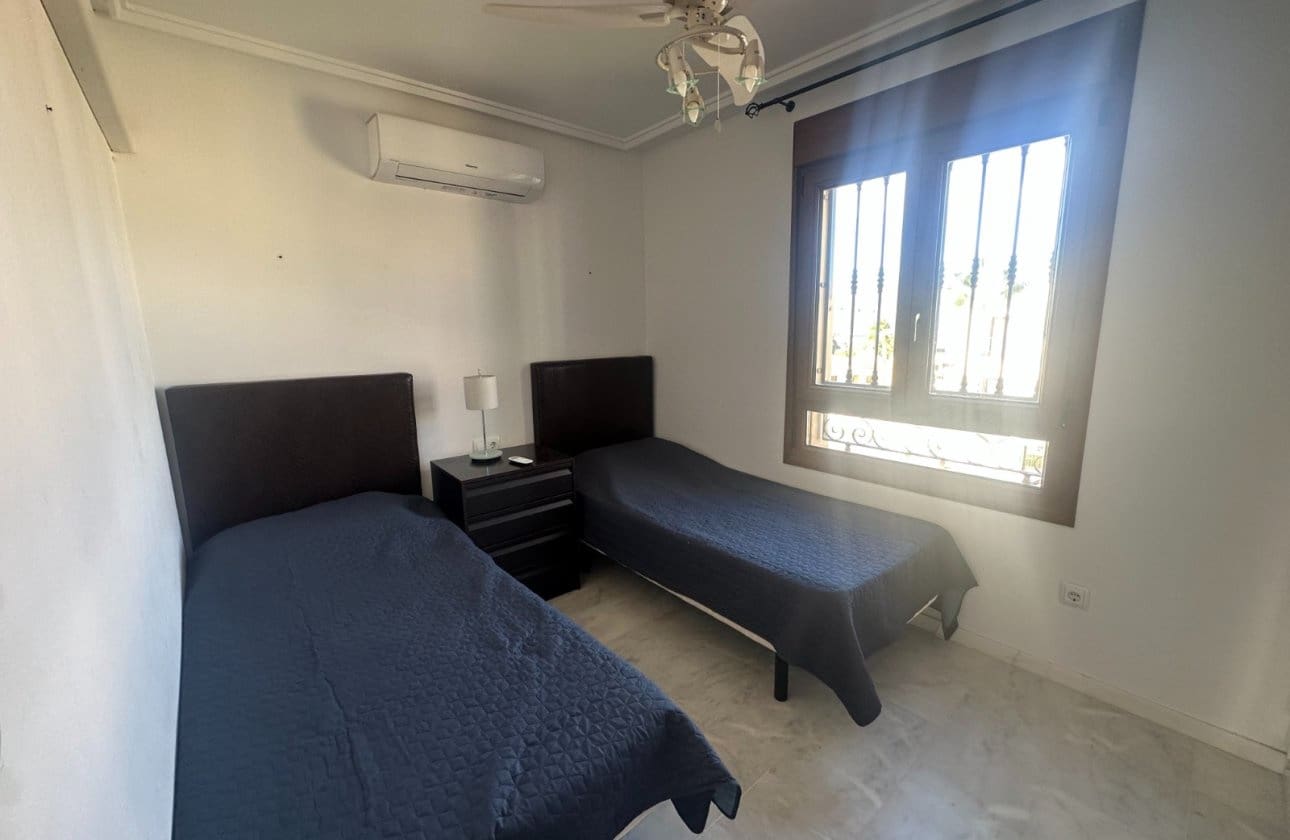 2 bedroom Apartment for sale in Algorfa with pool - € 175,000 (Ref: 9388725)