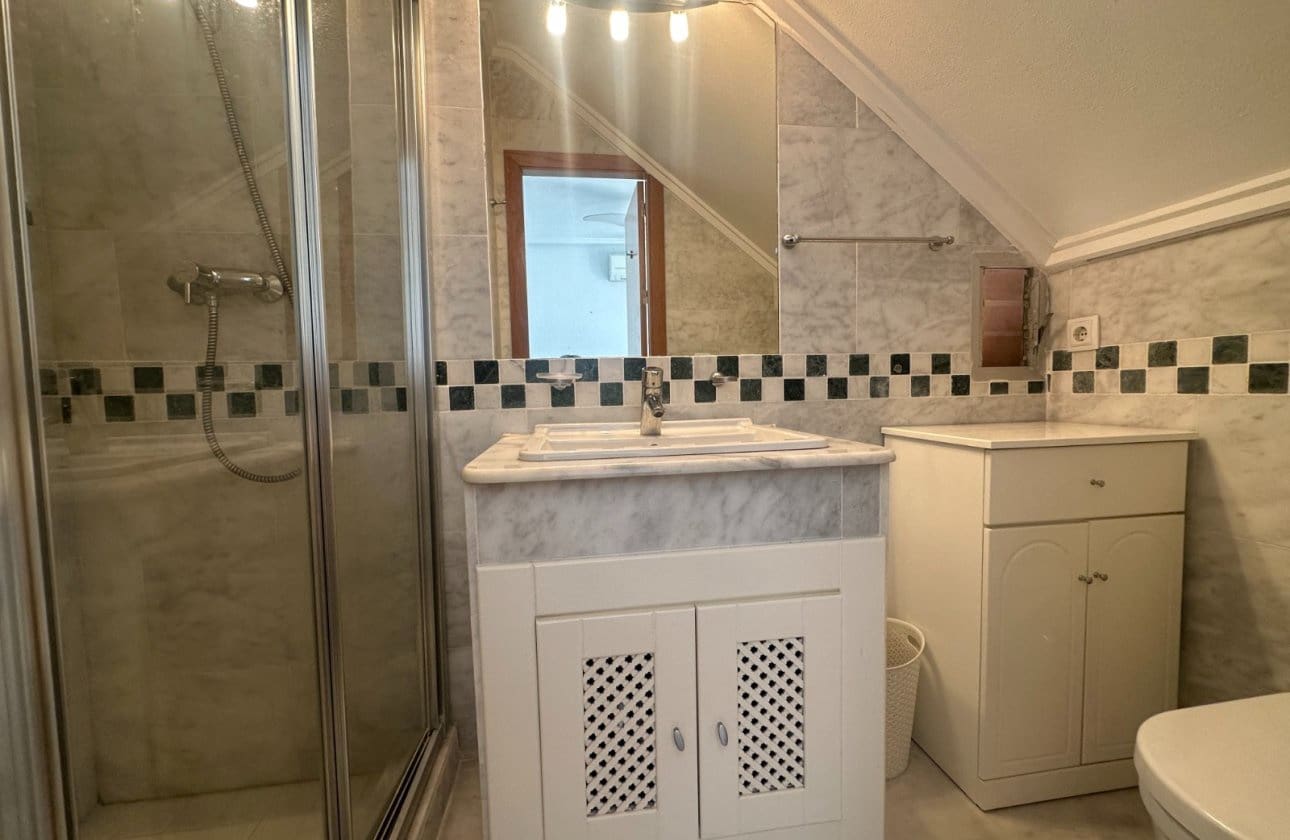 2 bedroom Apartment for sale in Algorfa with pool - € 175,000 (Ref: 9388725)