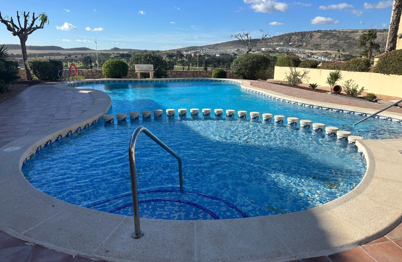 2 bedroom Apartment for sale in Algorfa with pool - € 175,000 (Ref: 9388725)