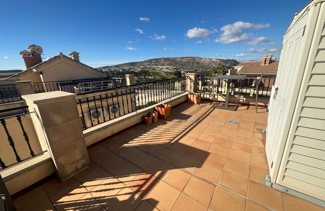 2 bedroom Apartment for sale in Algorfa with pool - € 175,000 (Ref: 9388725)