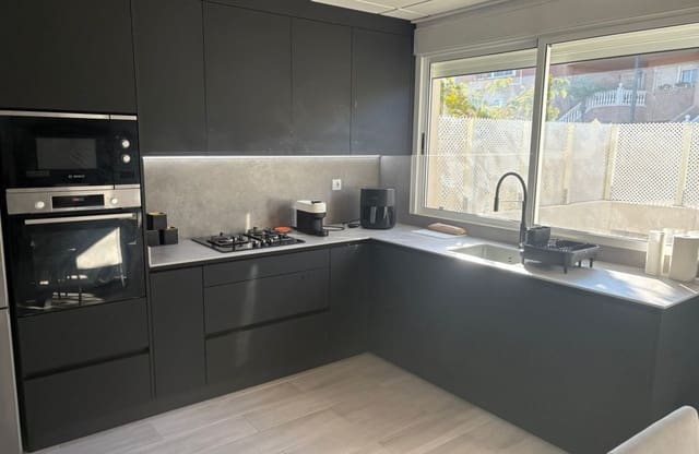 5 bedroom Townhouse for sale in Algorfa - € 225,000 (Ref: 9410240)