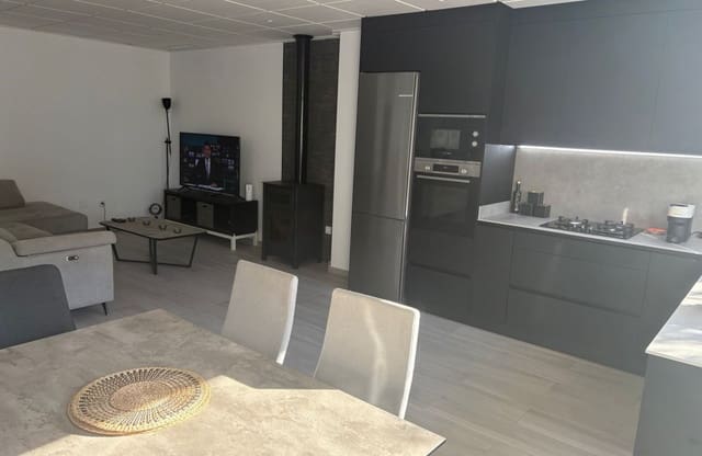 5 bedroom Townhouse for sale in Algorfa - € 225,000 (Ref: 9410240)