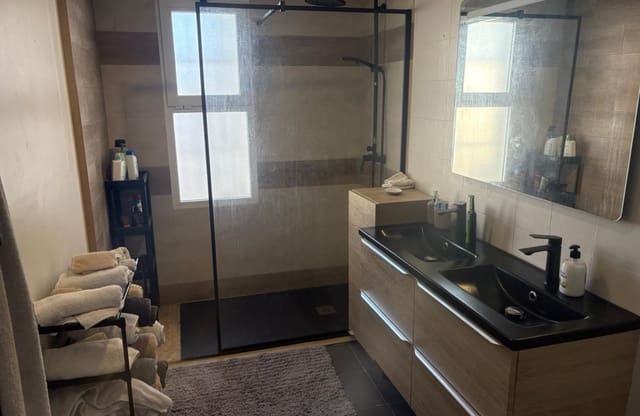 5 bedroom Townhouse for sale in Algorfa - € 225,000 (Ref: 9410240)