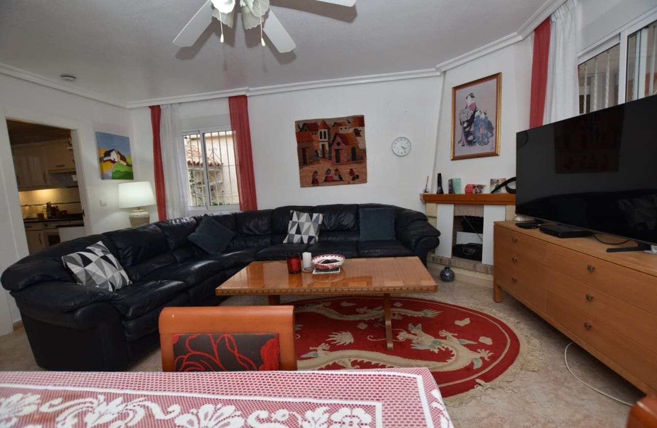 3 bedroom Villa for sale in Algorfa with pool - € 214,995 (Ref: 9410241)