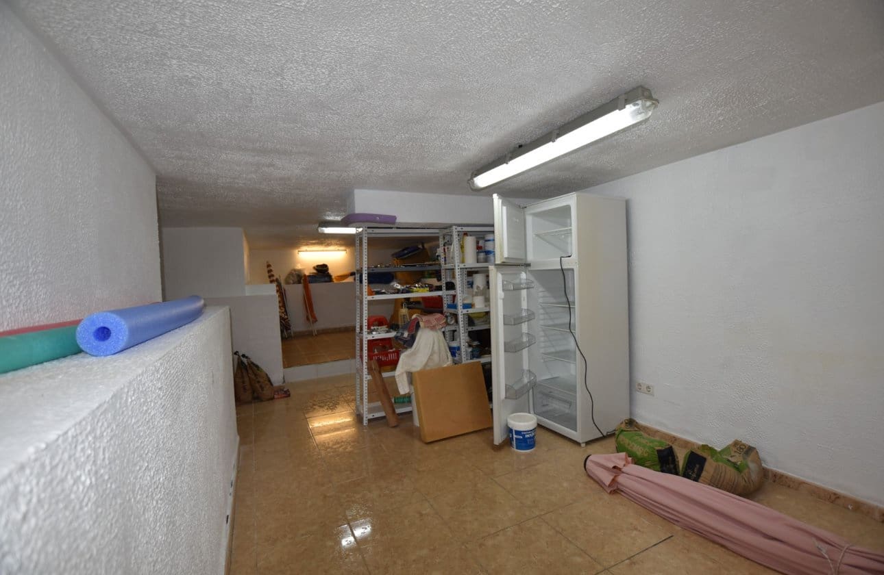 3 bedroom Villa for sale in Algorfa with pool - € 214,995 (Ref: 9410241)