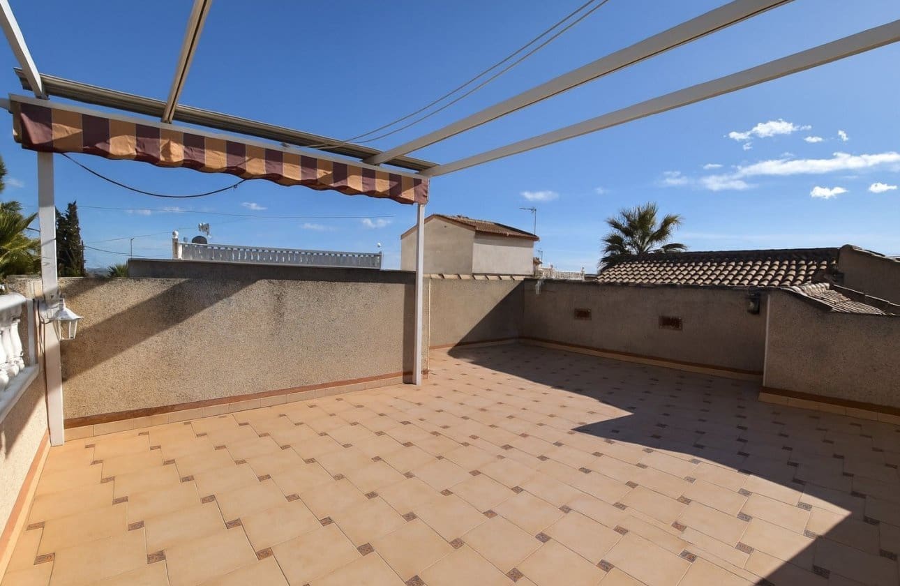 3 bedroom Villa for sale in Algorfa with pool - € 214,995 (Ref: 9410241)