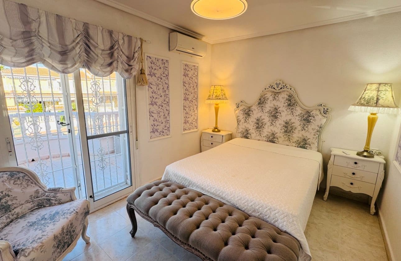 2 bedroom Townhouse for sale in Benijofar with pool - € 189,995 (Ref: 9420065)