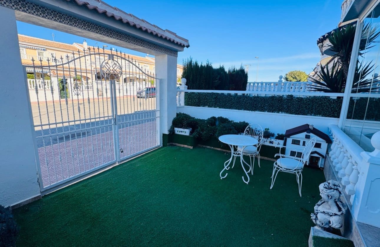 2 bedroom Townhouse for sale in Benijofar with pool - € 189,995 (Ref: 9420065)